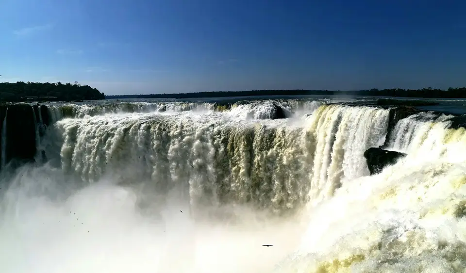 long exposure photography of waterfalls — Puerto Iguazú